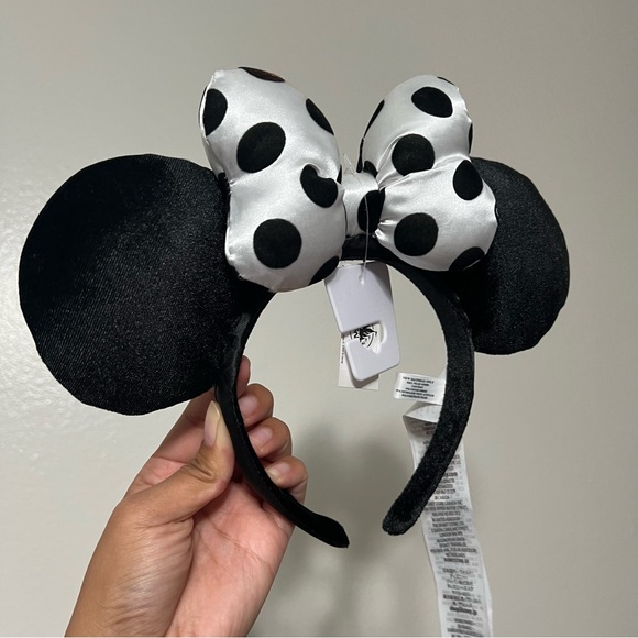 Disney - Vintage Black and White Minnie Ears - Picture 2 of 4